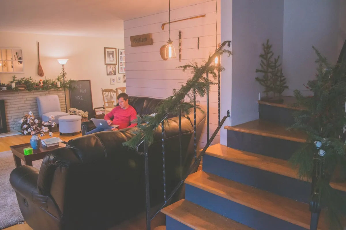 Seasonal Checklist: Preparing Your Home Network for Holiday Guests and Streaming